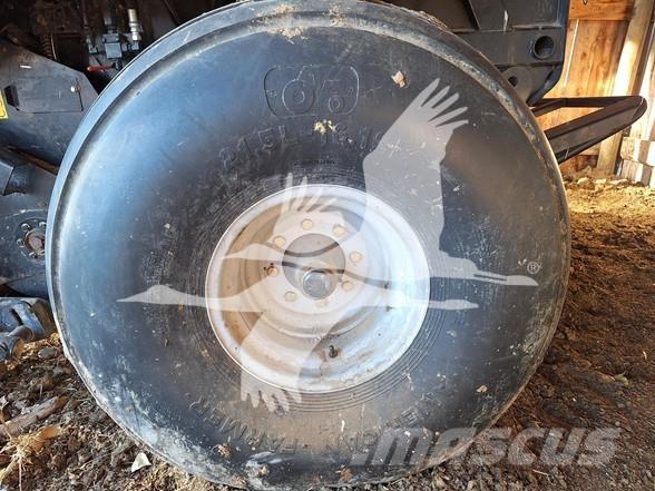 Case IH RB565 Ronde-balenpersen