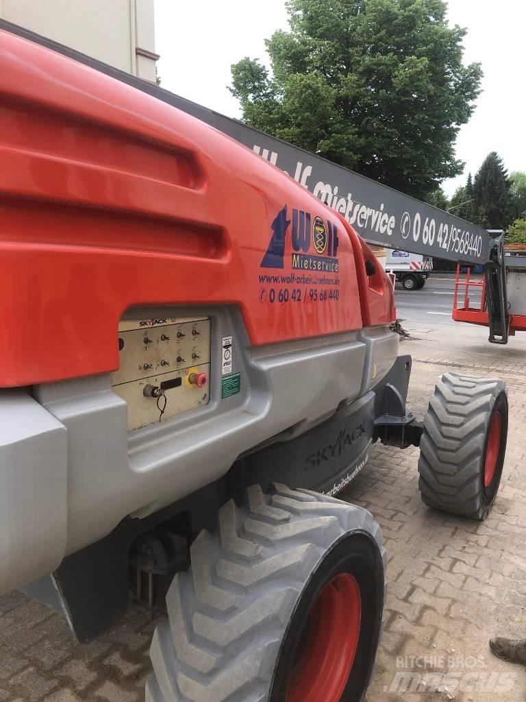 SkyJack SJ 66 T Knikarmhoogwerkers