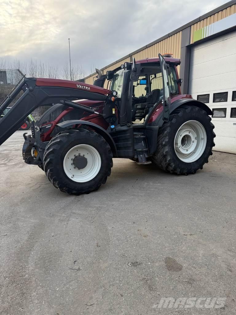 Valtra T234 Tractoren