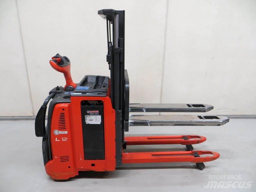 Linde L12L AP Zelfrijdende stapelaars