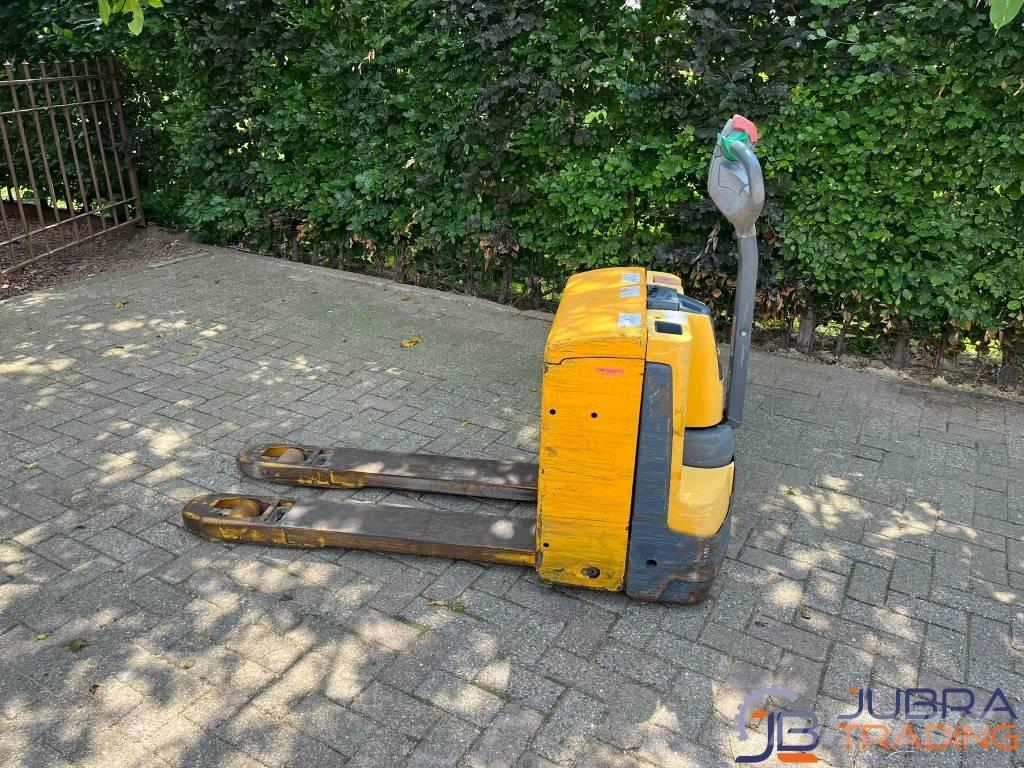 Jungheinrich EJE 118 Meeloop stapelaar