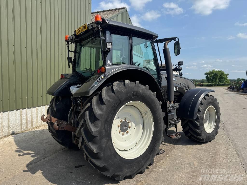 Valtra T163 Direct Tractoren