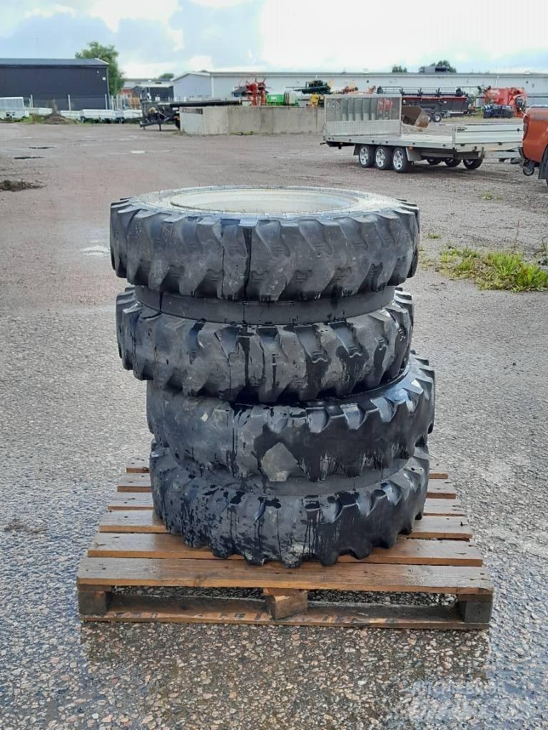 Mitas 8,25-20 Hjul Banden, wielen en velgen