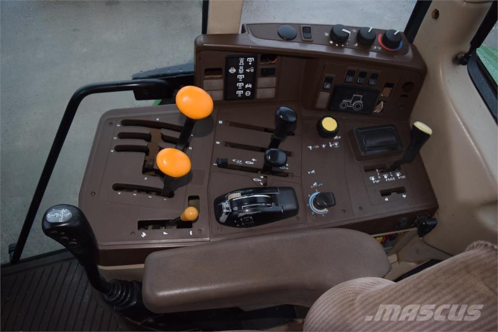 John Deere 6210 Tractoren