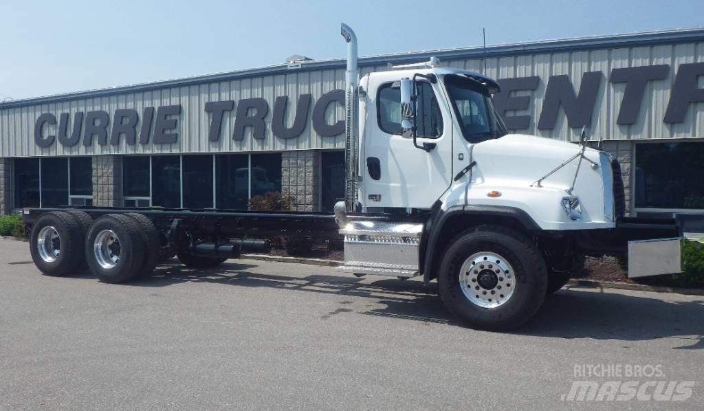 Freightliner 114 SD Chassis met cabine