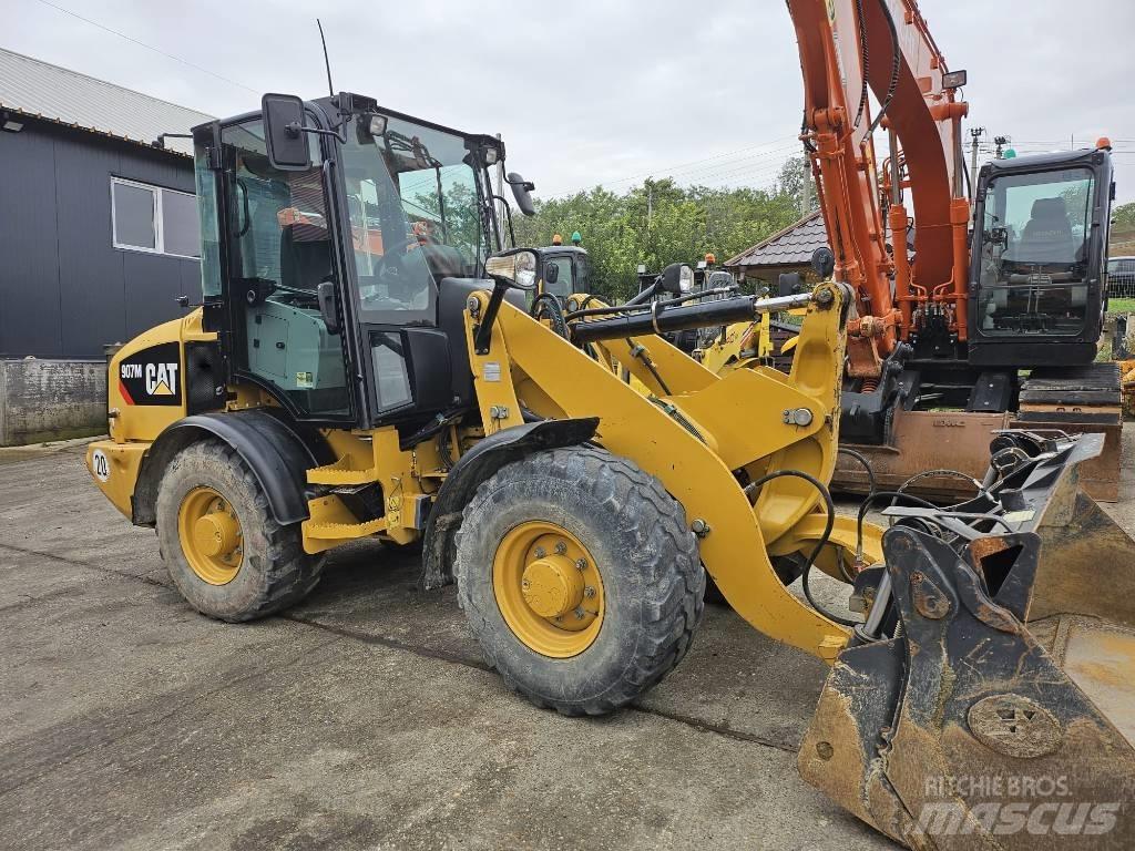 CAT 907M Wielladers