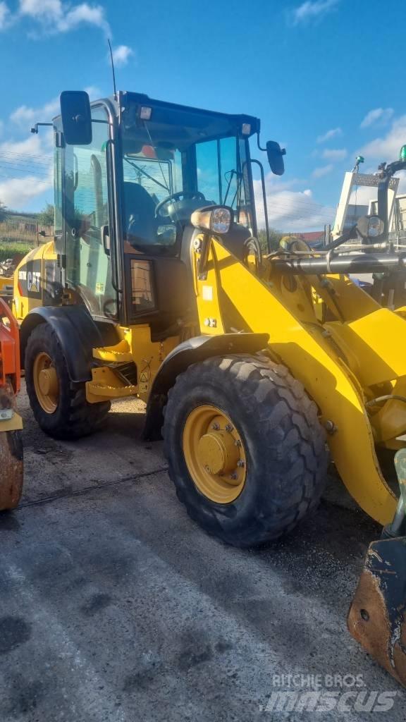 CAT 907M Wielladers