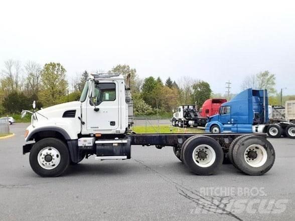 Mack GRANITE CV713 Chassis met cabine