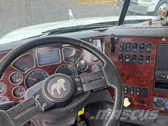 Mack GRANITE GU813 Vuilniswagens