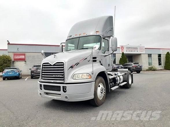Mack PINNACLE CXU612 Trekkers