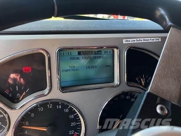 Mack PINNACLE CXU613 Trekkers