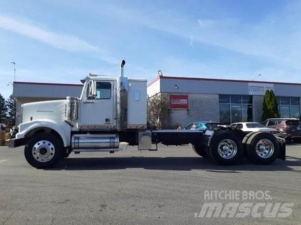 Western Star 4900 Trekkers
