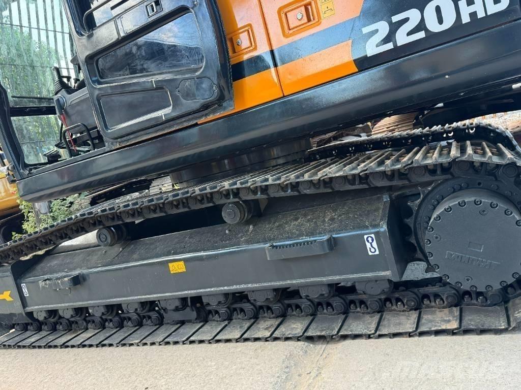 Hyundai 220HX Rupsgraafmachines