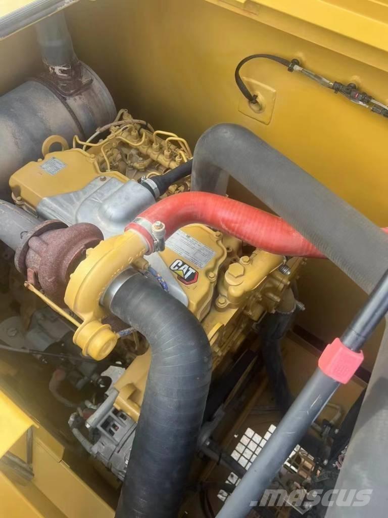 CAT 320 Rupsgraafmachines