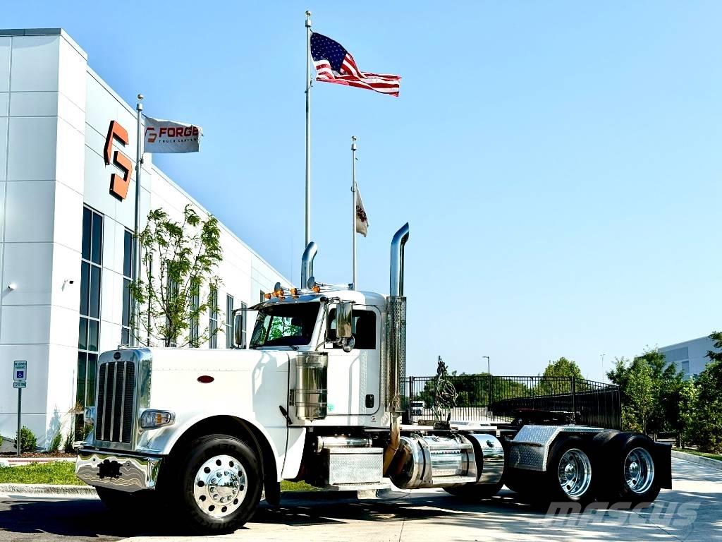 Peterbilt 389 Trekkers