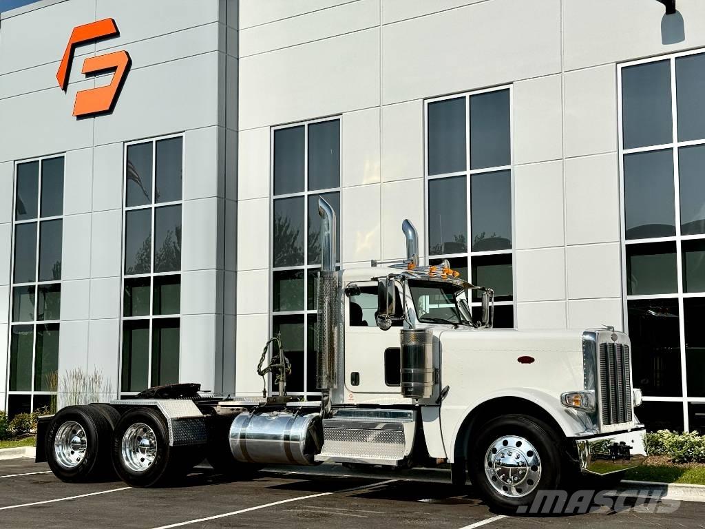 Peterbilt 389 Trekkers