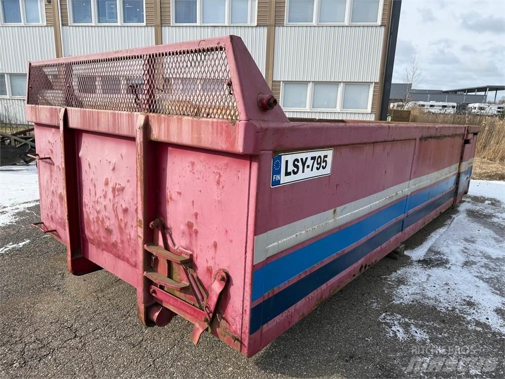 Sisu R500 8X2 Containertrucks met kabelsysteem