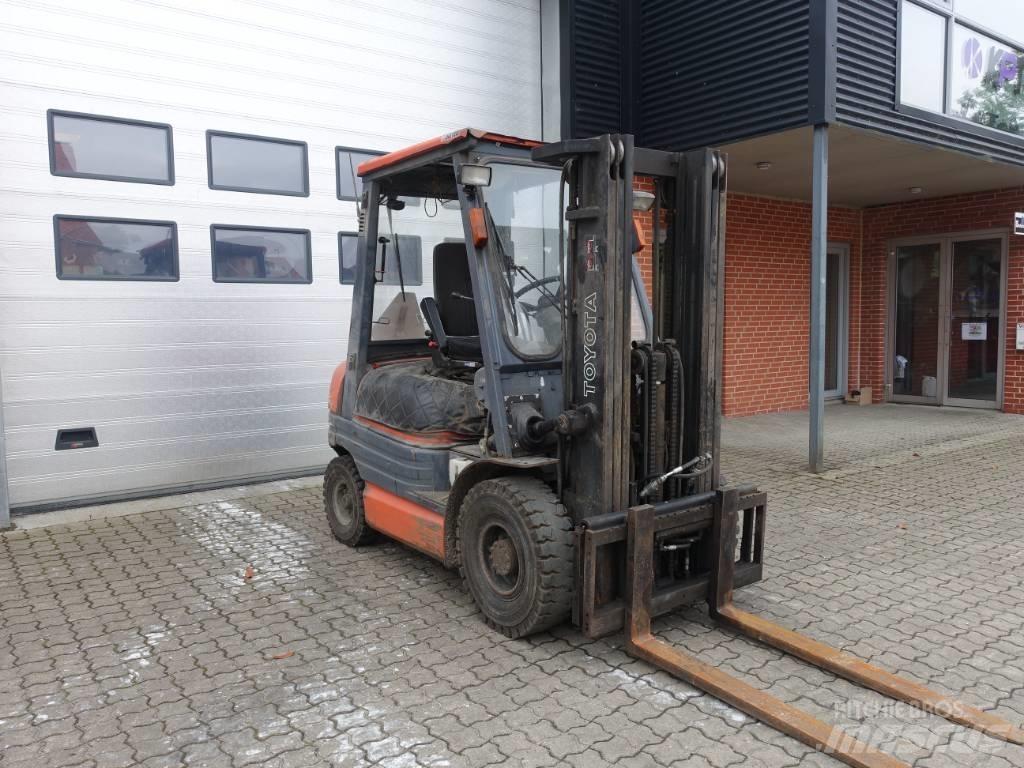 Toyota 02-6 FDF 25 Diesel heftrucks