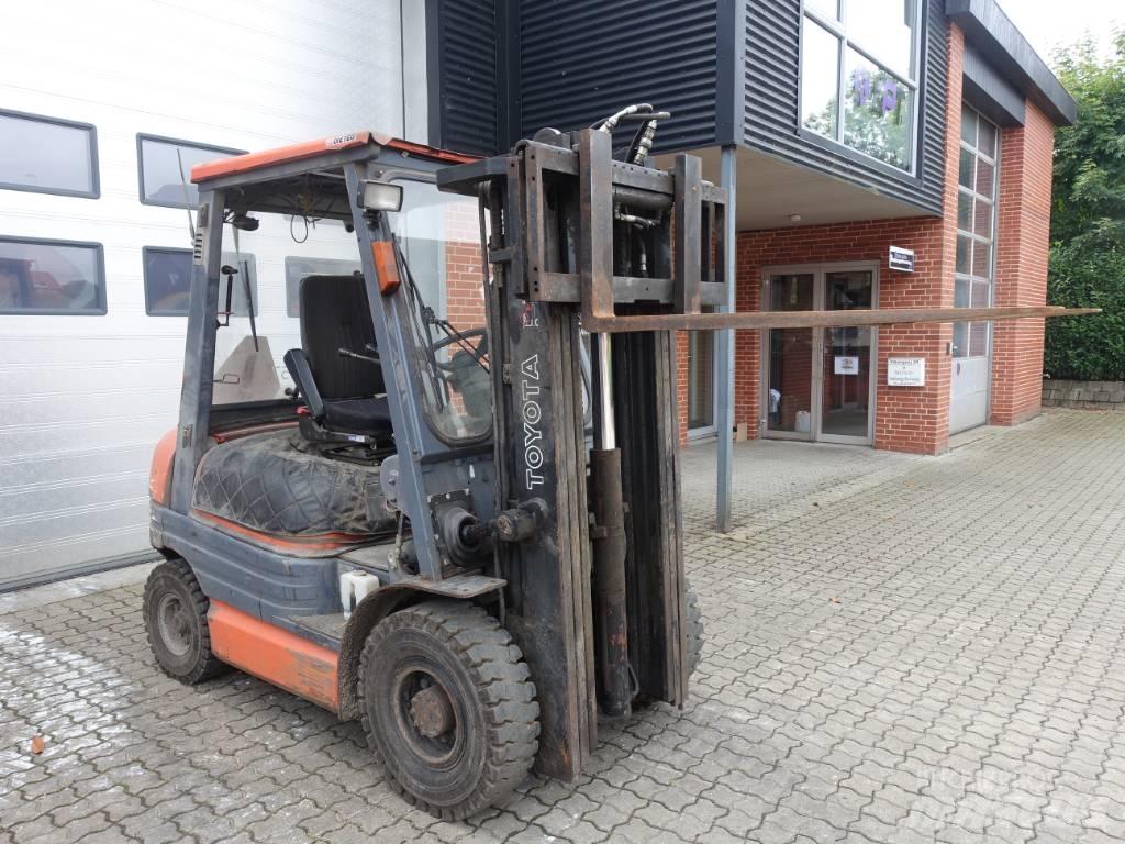 Toyota 02-6 FDF 25 Diesel heftrucks