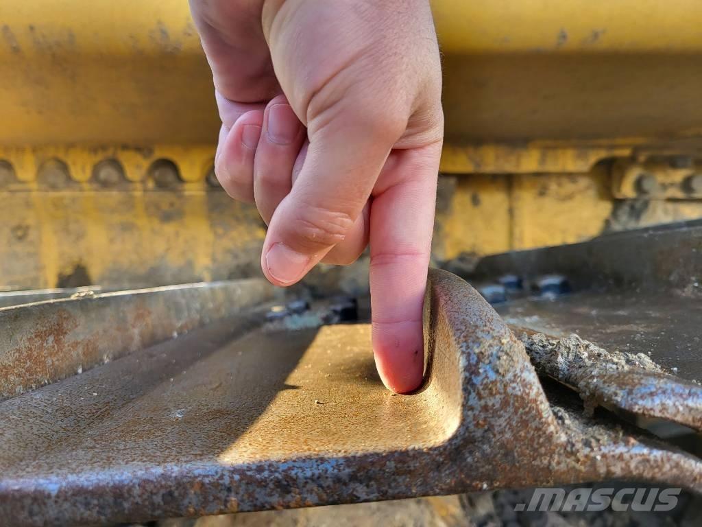 Komatsu D61PXi-24 Rupsdozers