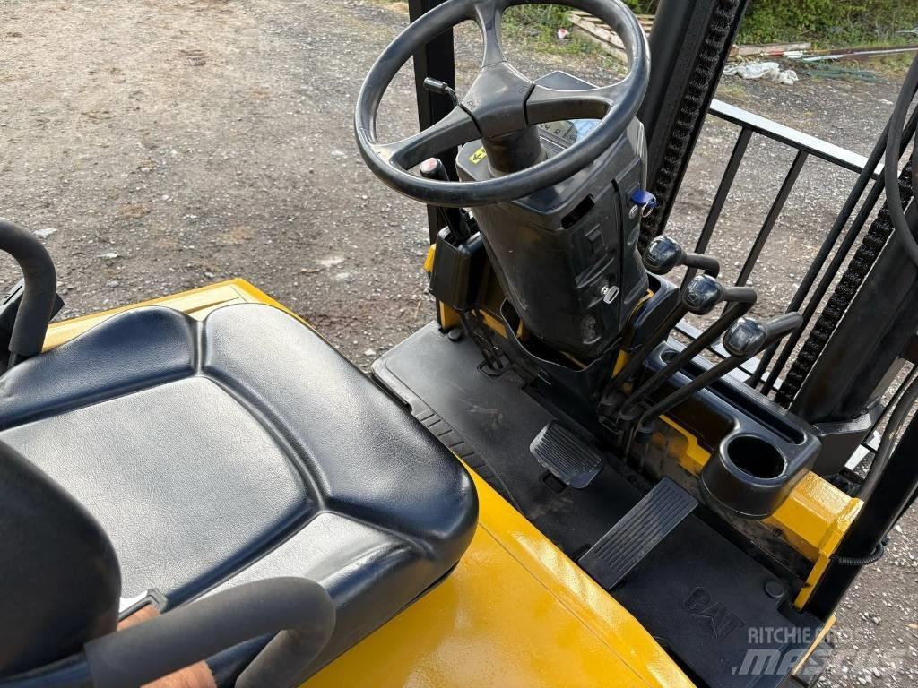 CAT EP 30 K Elektrische heftrucks