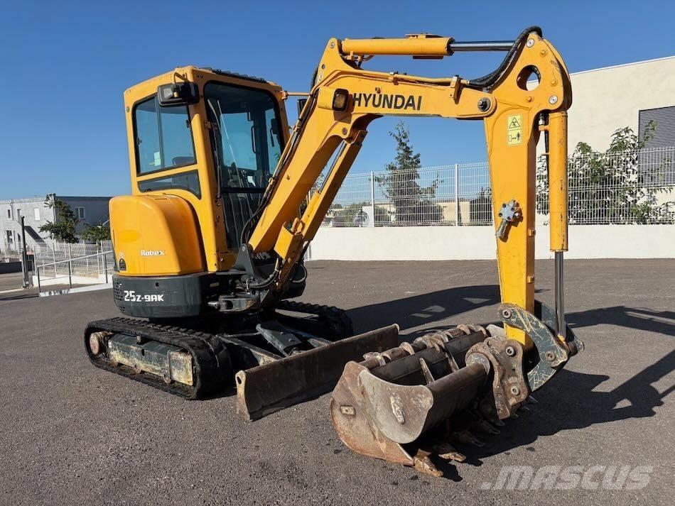 Hyundai R25Z-9 AK Minigraafmachines < 7t