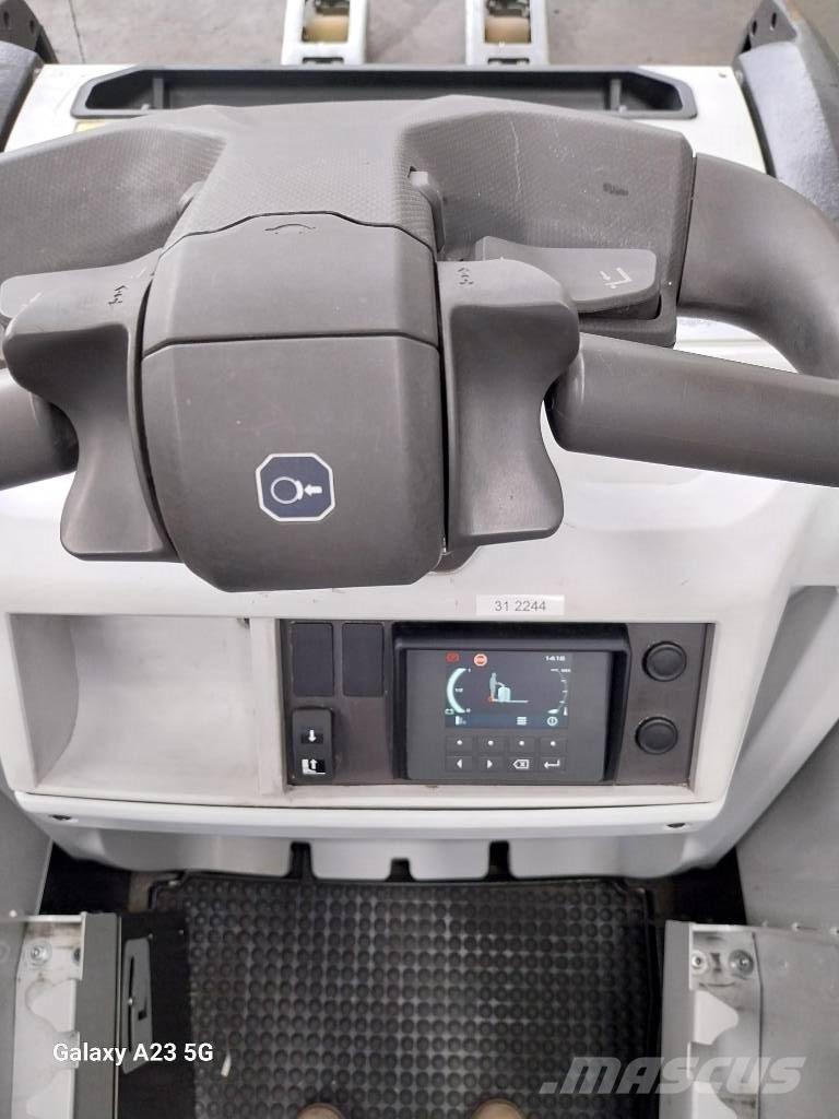 UniCarriers PLR200 Pallettruck met meerij platform
