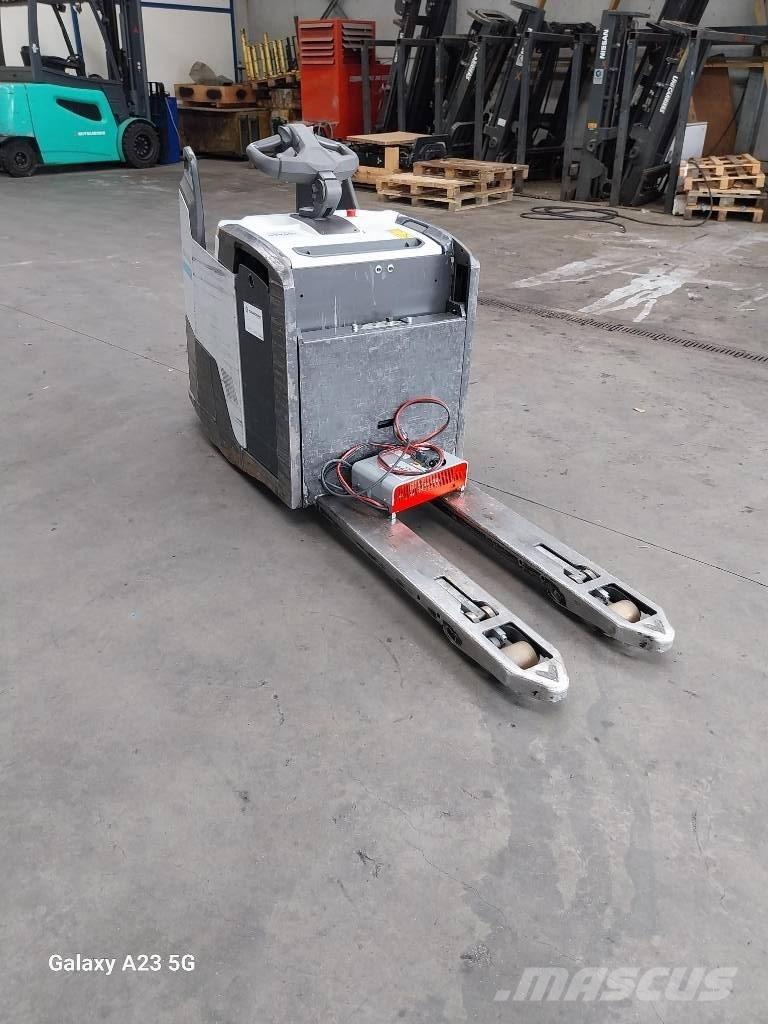 UniCarriers PLR200 Pallettruck met meerij platform
