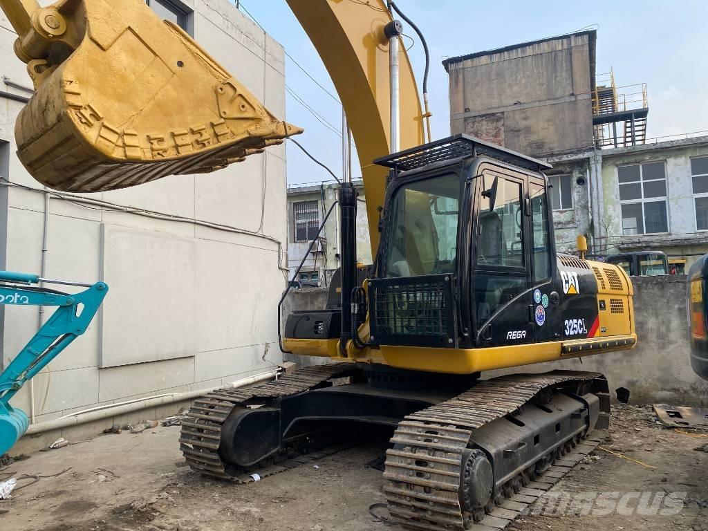CAT 325 C Rupsgraafmachines
