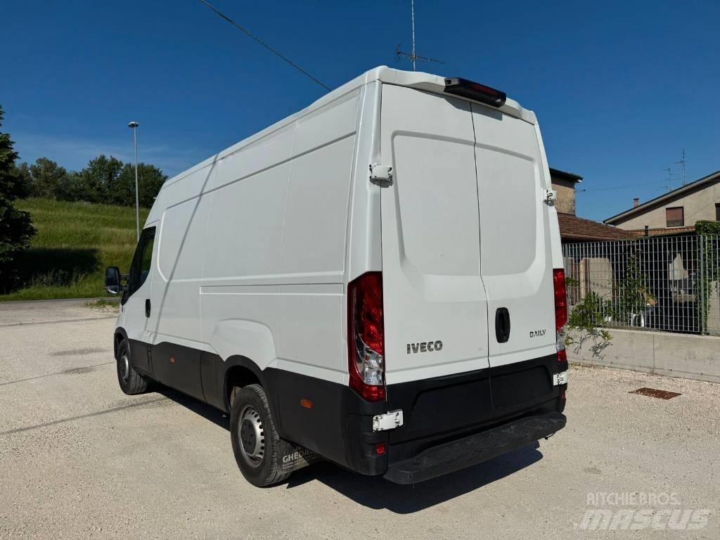 Iveco Daily 35s14 Gesloten bedrijfswagens