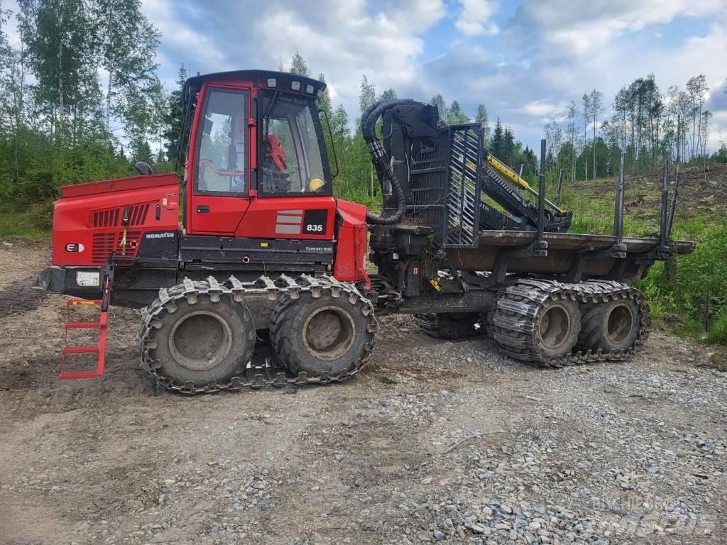 Komatsu 835 Uitrijwagens