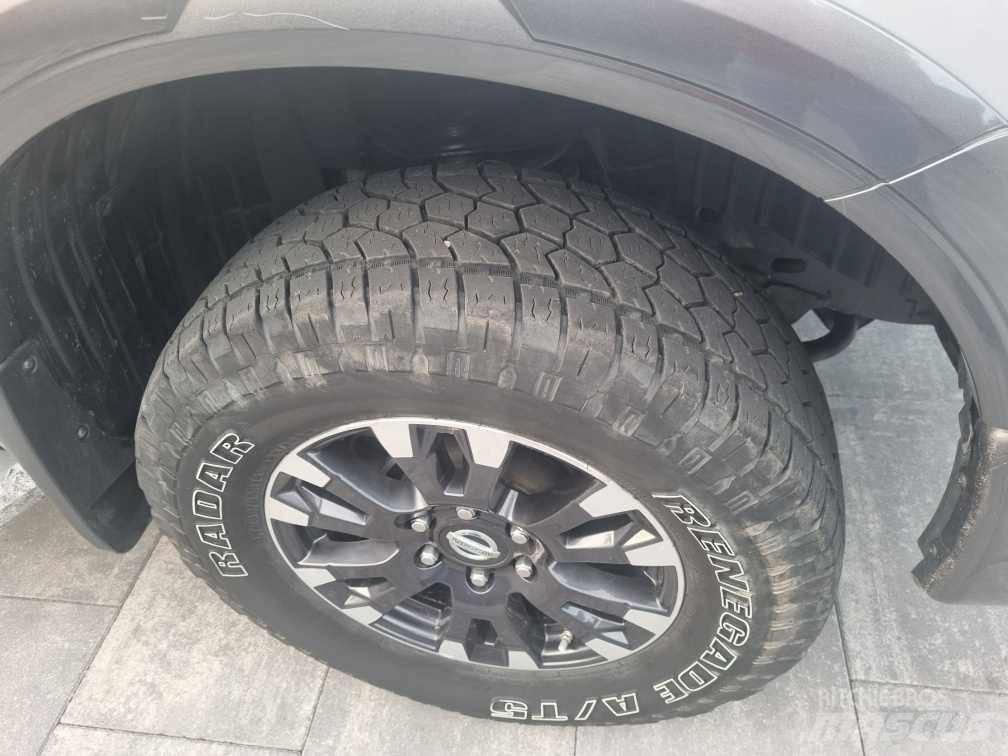 Nissan TITAN XD PRO Bestelwagens met open laadbak