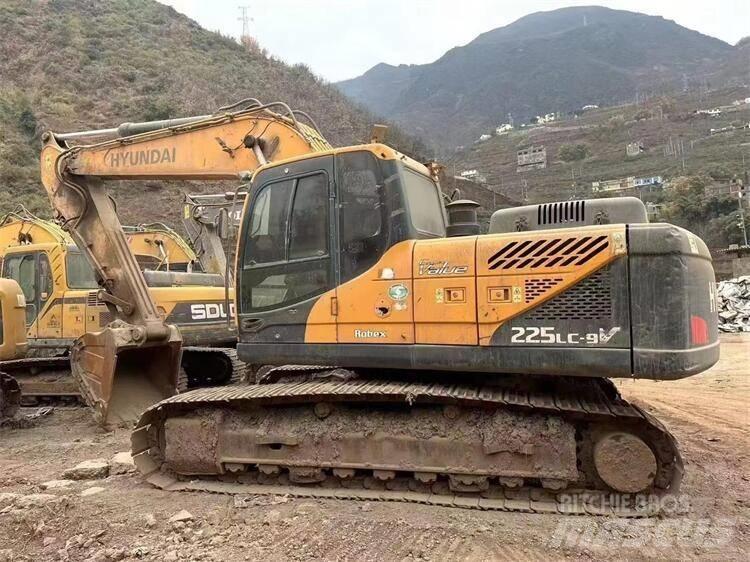Hyundai R215VS Wielgraafmachines