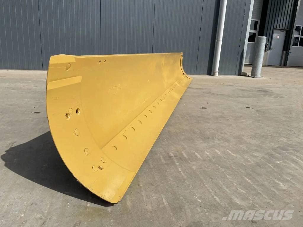 CAT 140G Moldboard Bladen