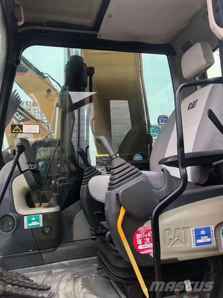 CAT 323 D Rupsgraafmachines