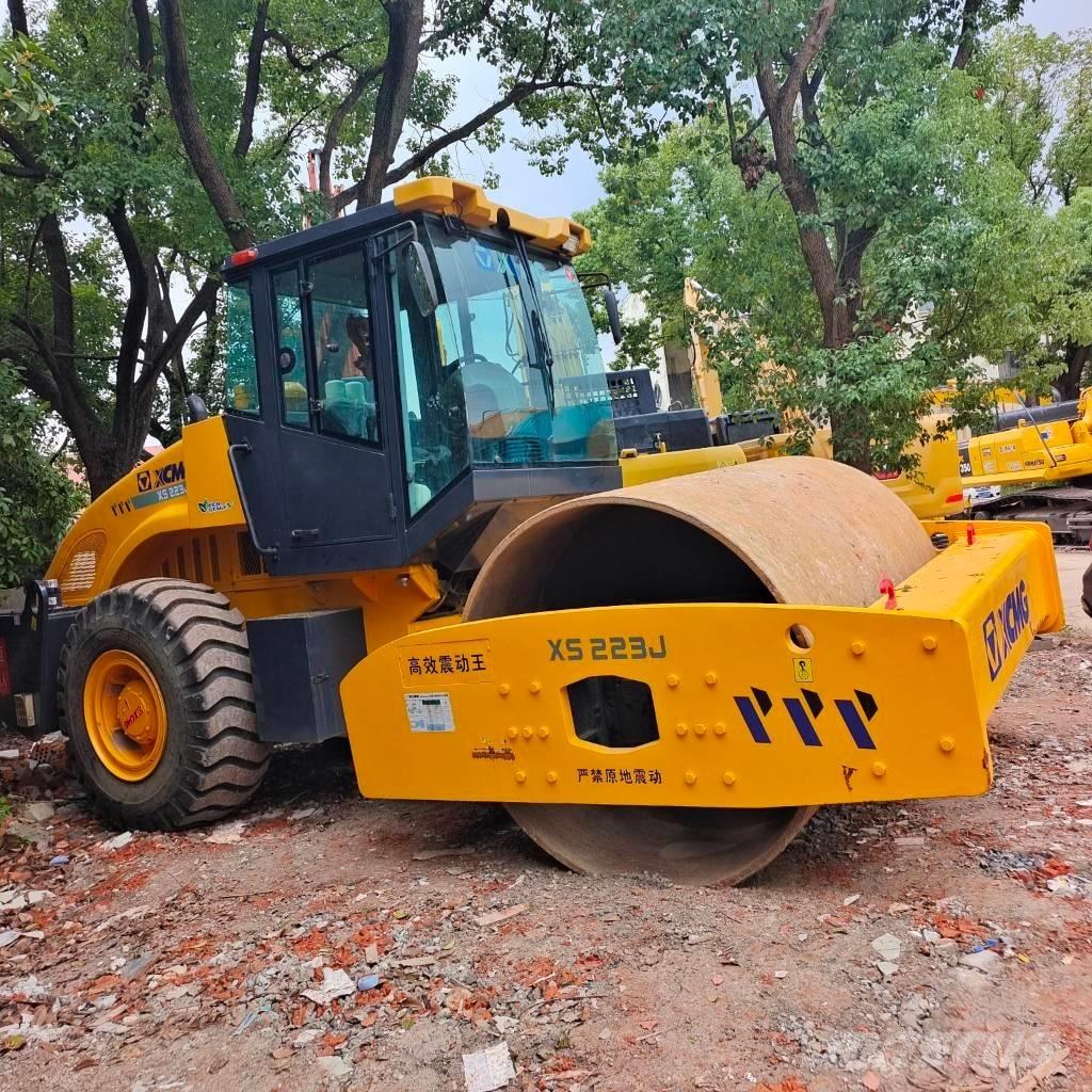 XCMG XS 223 J Trilrolwalsen