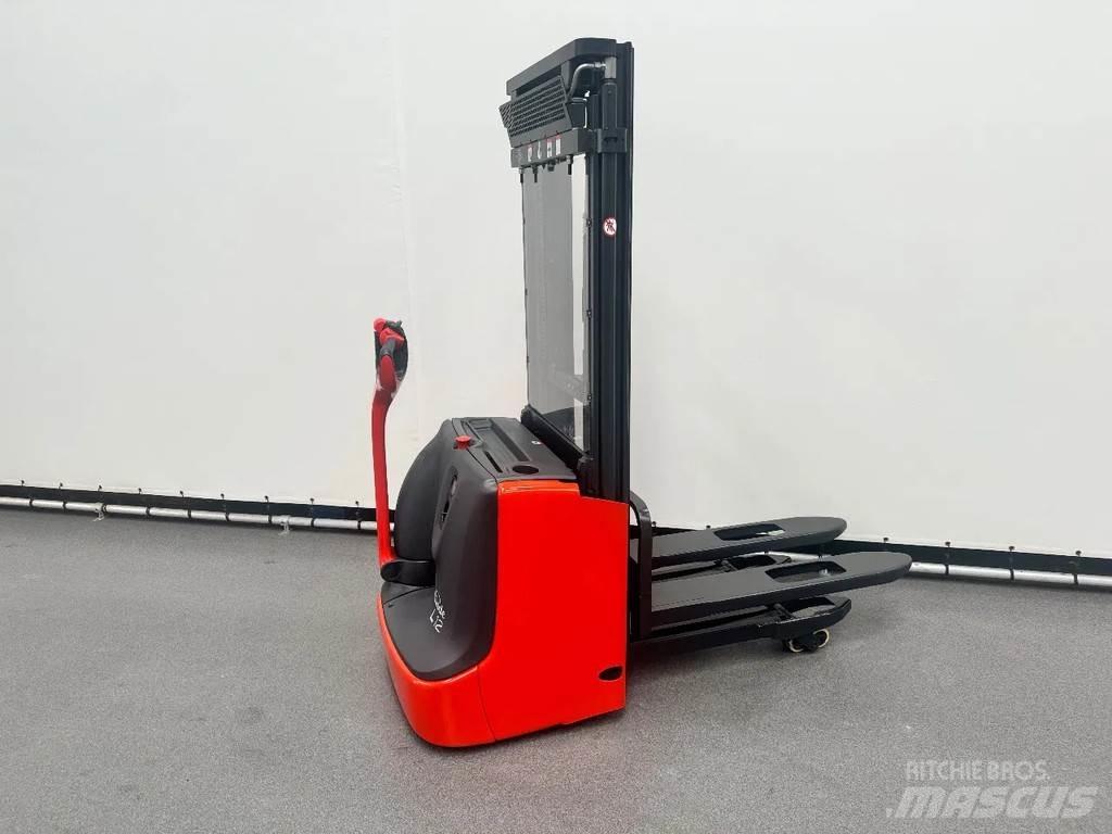 Linde L 12 l Meeloop stapelaar