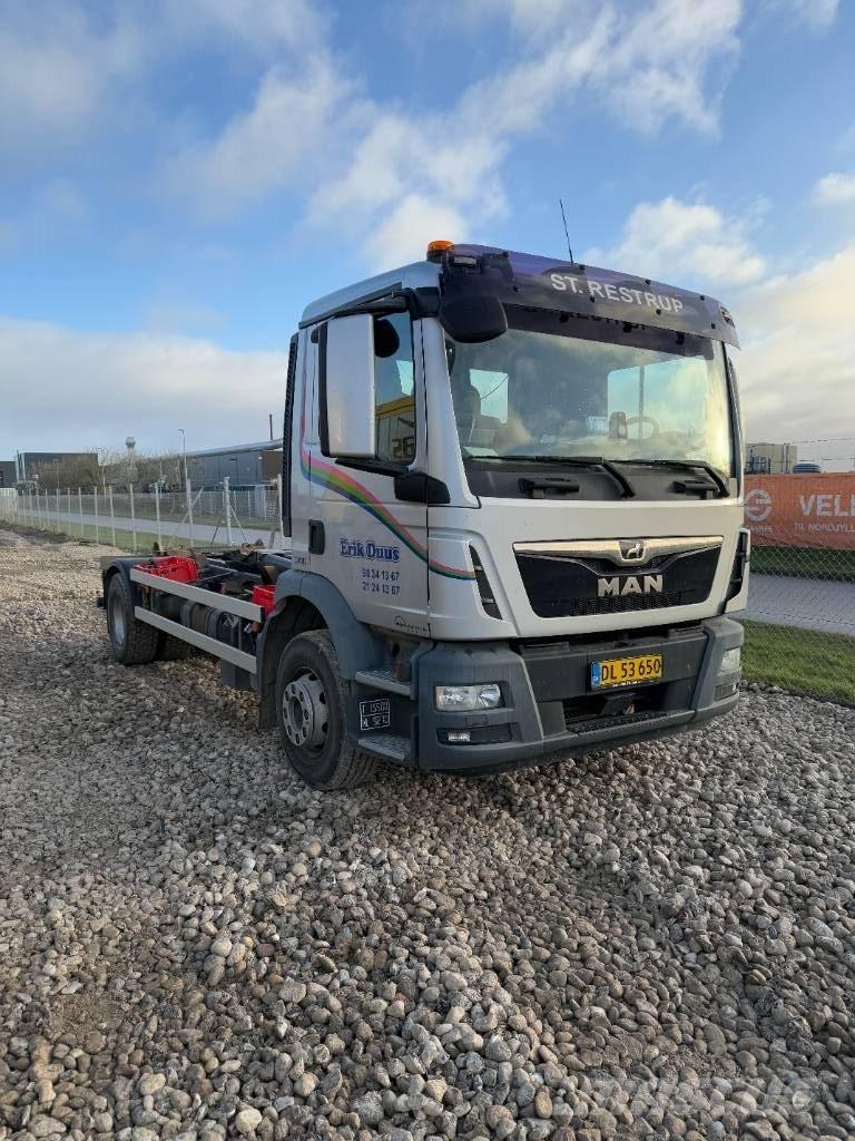MAN TGM 15.290 Vrachtwagen met containersysteem