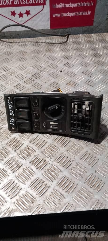 Scania 94 D.    1110904 Cabine en interieur