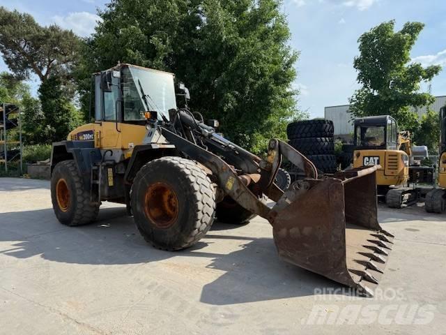 Komatsu WA 200 Wielladers