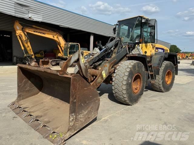 Komatsu WA 200 Wielladers