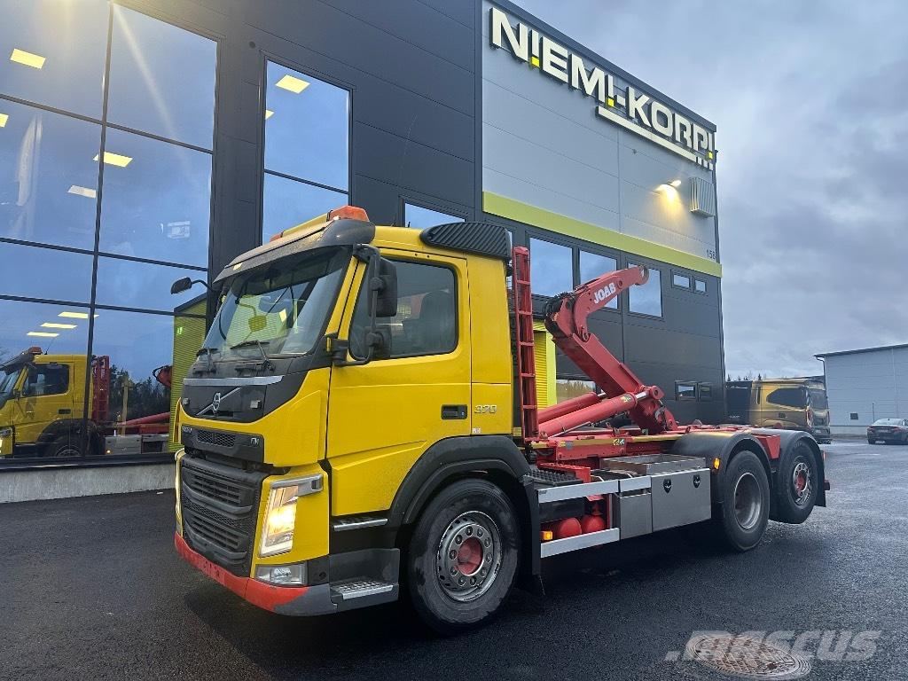 Volvo FM11 370 Vrachtwagen met containersysteem