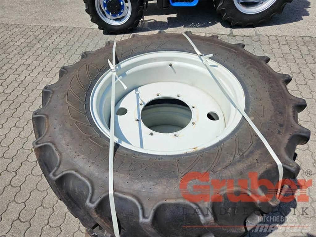 Mitas 440/65R28 Banden, wielen en velgen