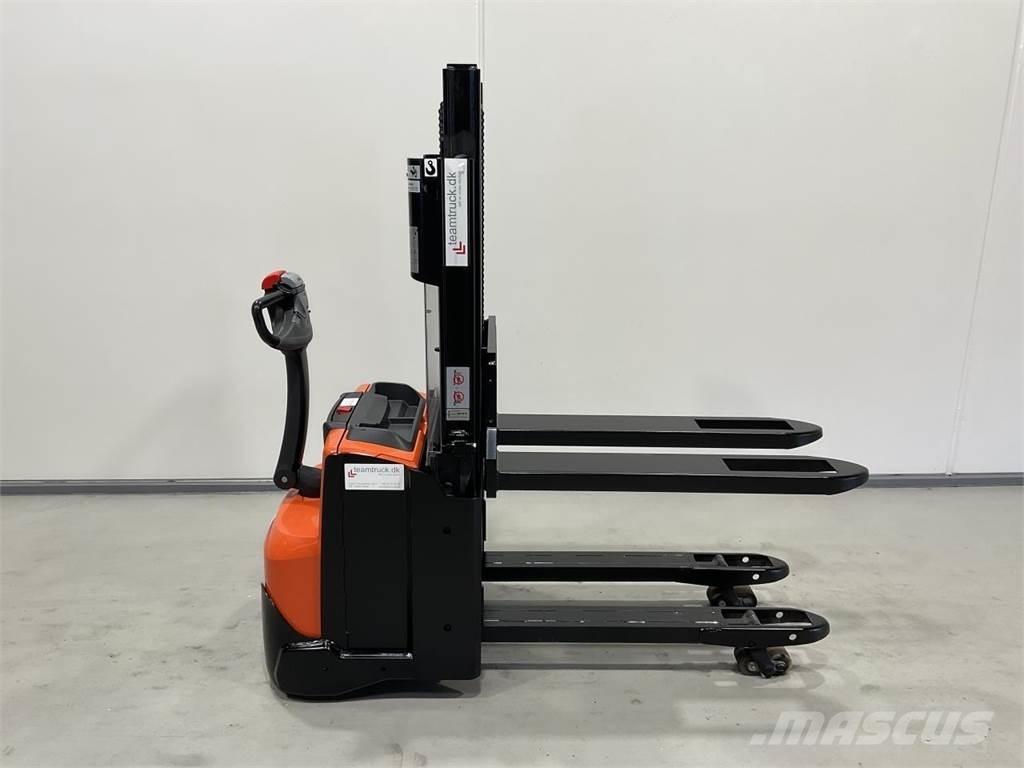 Toyota SWE200D Zelfrijdende stapelaars