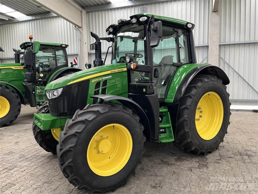 John Deere 6100M Tractoren