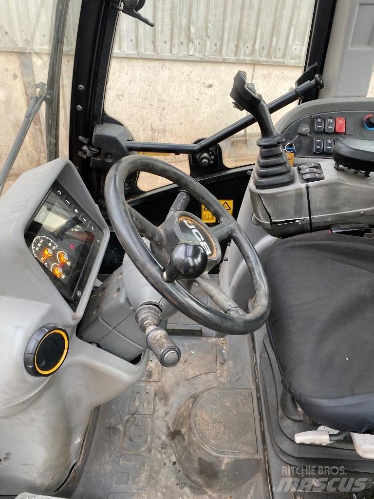 JCB TM 320 S Verreikers voor landbouw