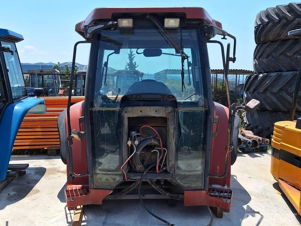 New Holland G 210 Cabine en interieur
