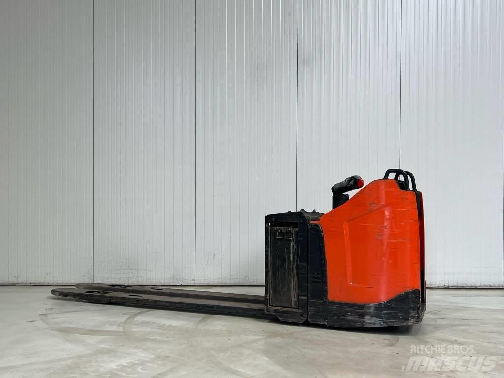 BT LPE250 Pallettruck met meerij platform