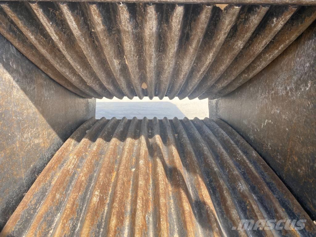 MB Crusher BF60.1 S4 Overige gebruikte aanbouwapparatuur en componenten