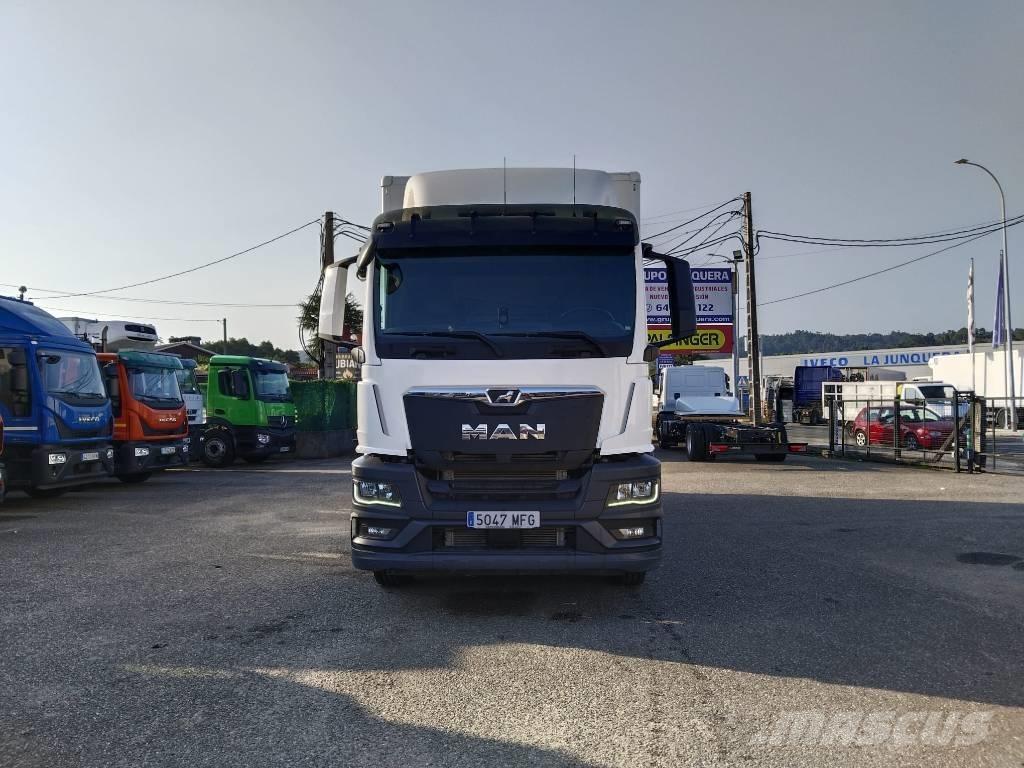 MAN TGS 26.360 Bakwagens met gesloten opbouw